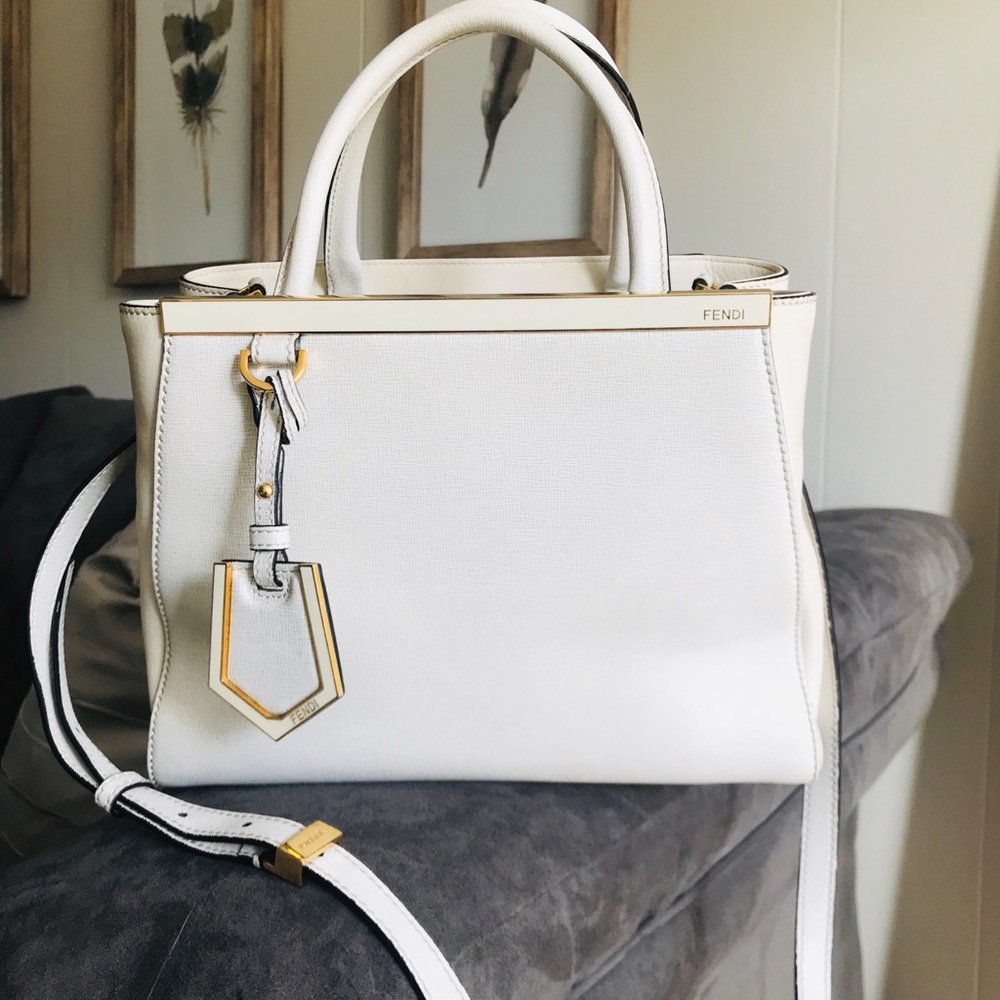 ⭐️SOLD⭐️FENDI Elite Vitello Petite 2Jours Tote - Picture 1 of 8